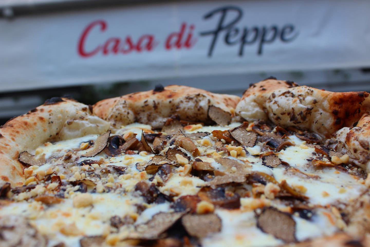 image  1 Peppe pizzeria napoletana - Casa Di Peppe notre restaurant du 5 eme arrondissement vous accueille 7