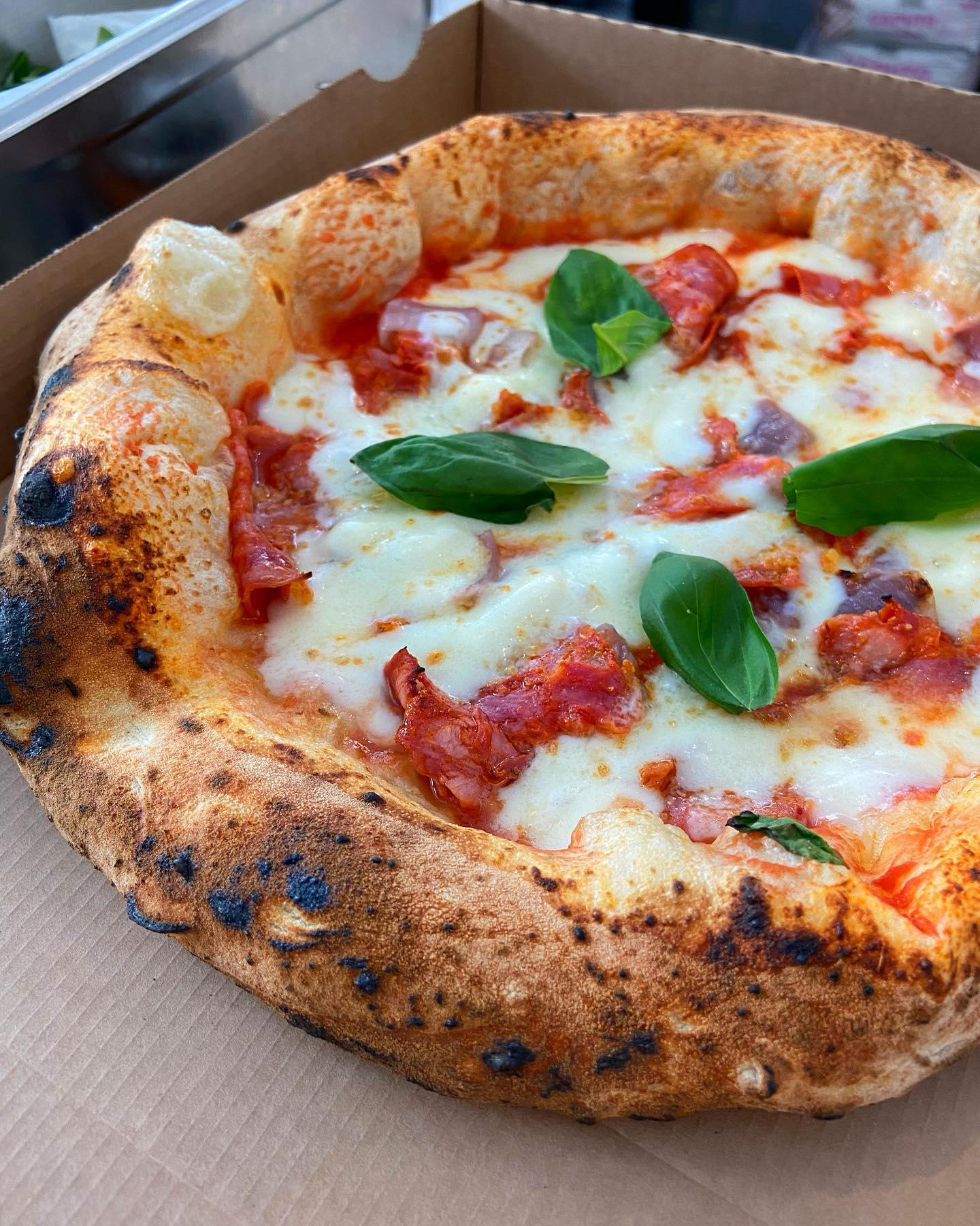 Peppe pizzeria napoletana - Nos pizzas sont disponible à emporter ou en livraison depuis nos trois r