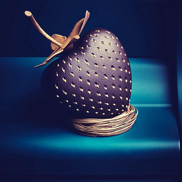 Yann BRYS - Dernière pièce de ma collection Pâques au Jardin, la fraise du #nolinskiparis Un chocola